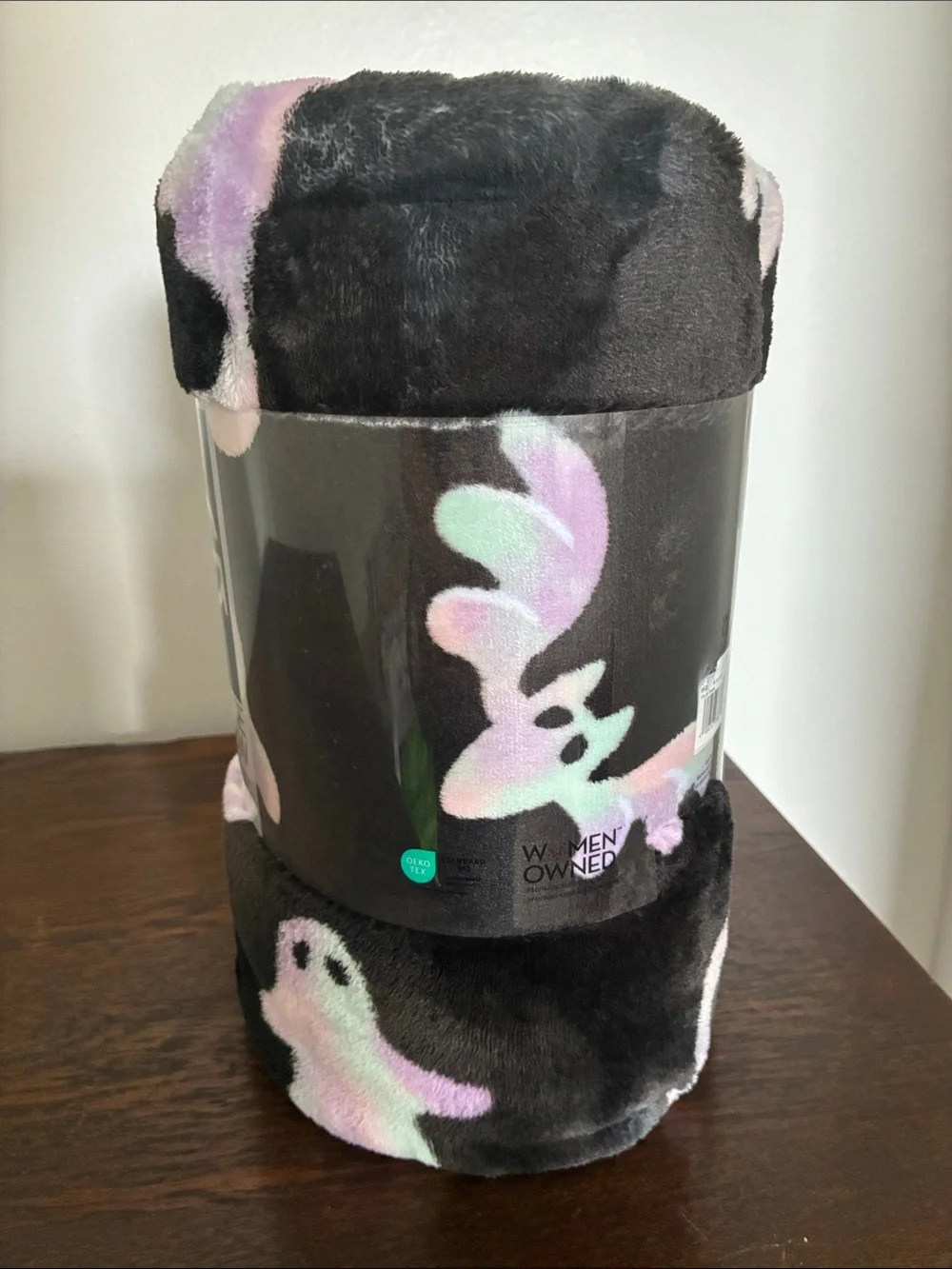 NWT-Black w/ Iridescent Ghosts, Bats, Cats & Dogs- Oversized Throw Blanket 60x72